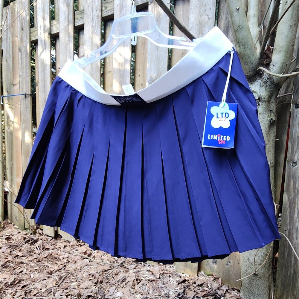 *NWT* Limited too Juniors XL pleated navy mini skirt/skort